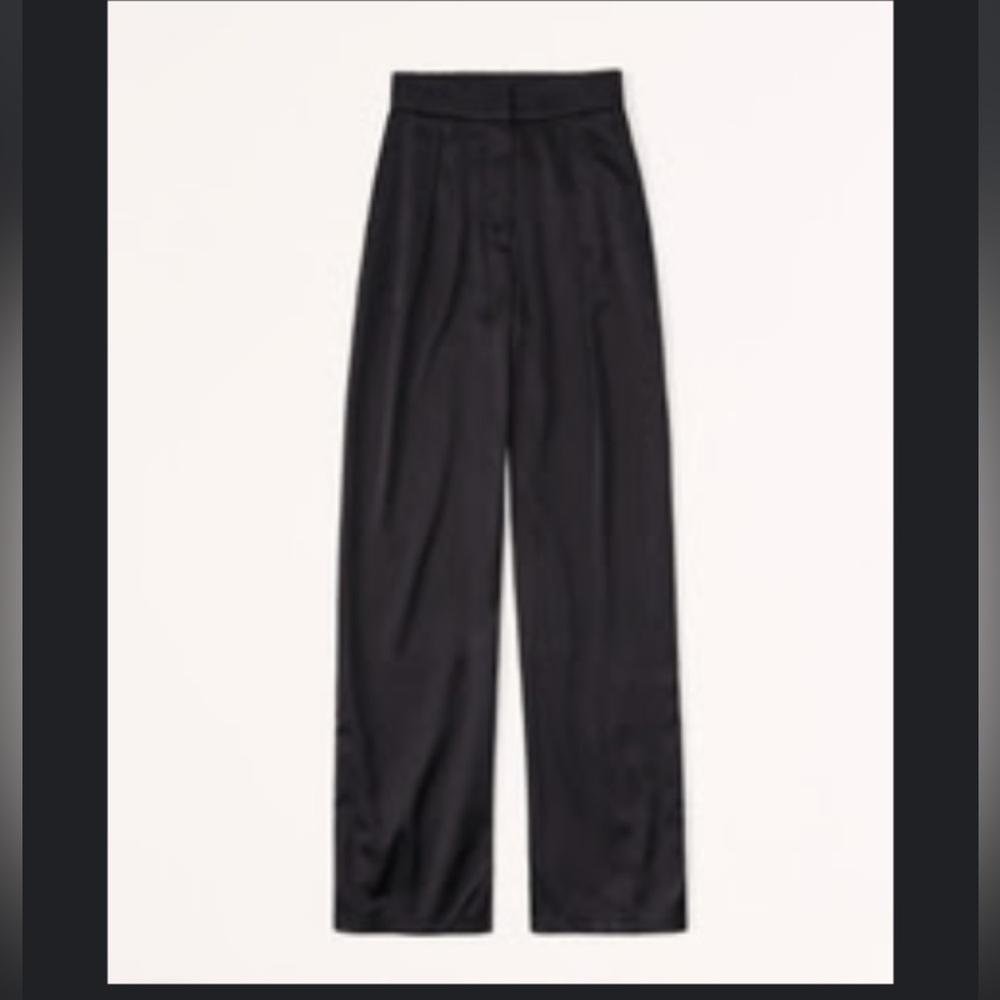 Abercrombie & Fitch- Women's
Tailored Satin Wide Leg Pant- black